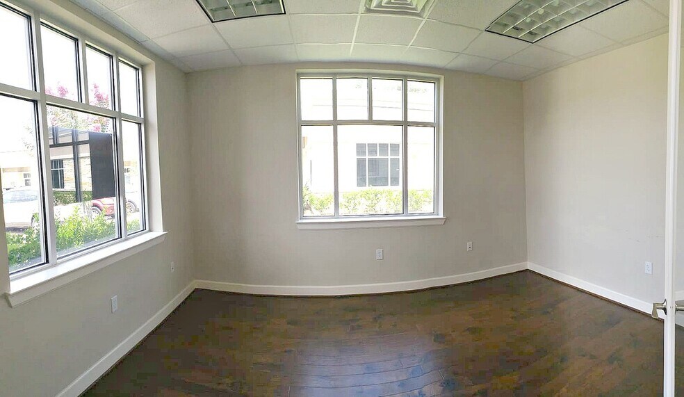 More Photos Of 2219 Sawdust Rd, The Woodlands Loft Creative Space For Lease
