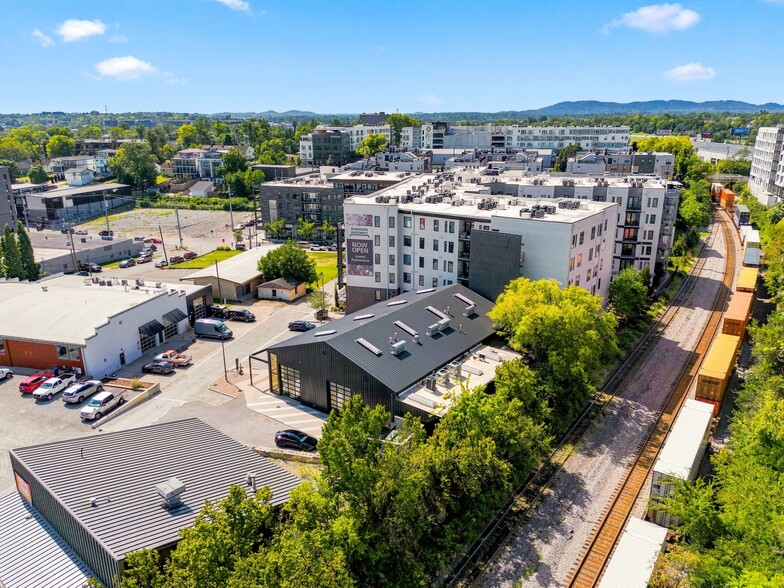 More Photos Of 722 Merritt Ave, Nashville General Retail For Lease