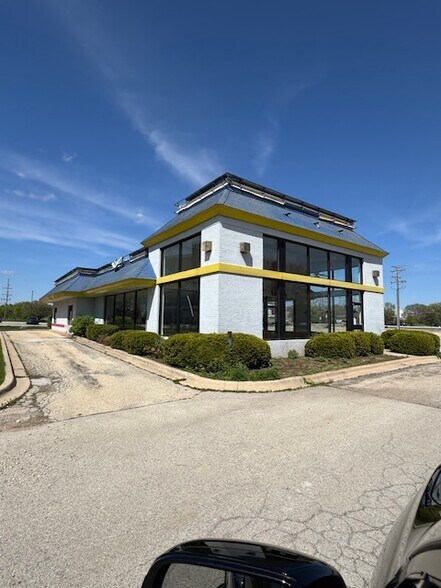 Primary Photo Of 2625 Rock Creek Blvd, Joliet Fast Food For Sale
