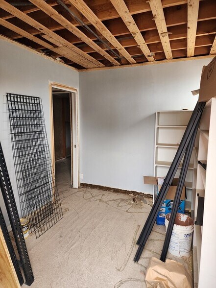 More Photos Of 205 S Cypress St, Pecos Office For Sale