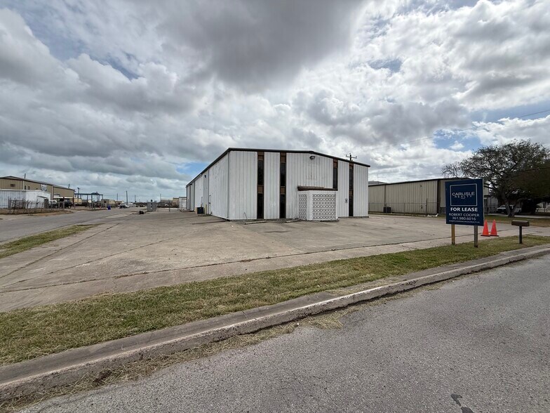 More Photos Of 218 Centaurus Dr, Corpus Christi Warehouse For Sale
