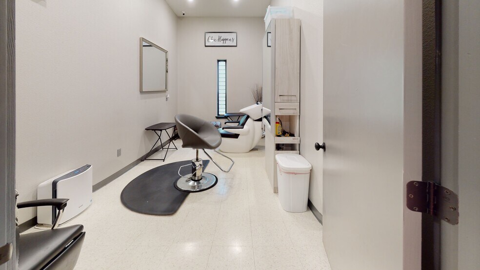 More Photos Of 4150 Highway 36 S, Brenham Shelter For Sale