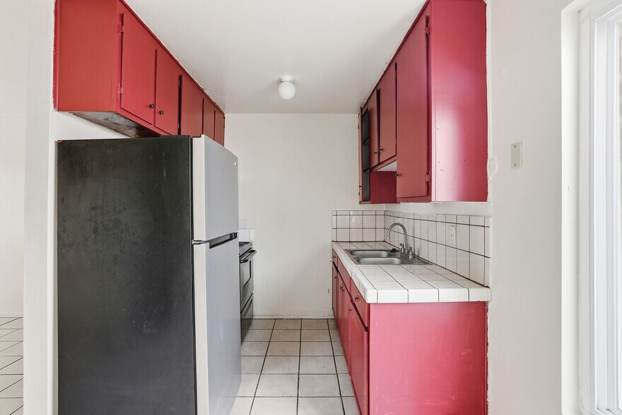 More Photos Of 335 Laurel Ave, National City Apartments For Sale