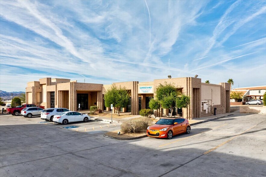 More Photos Of 2035 Mesquite Ave, Lake Havasu City Medical For Sale