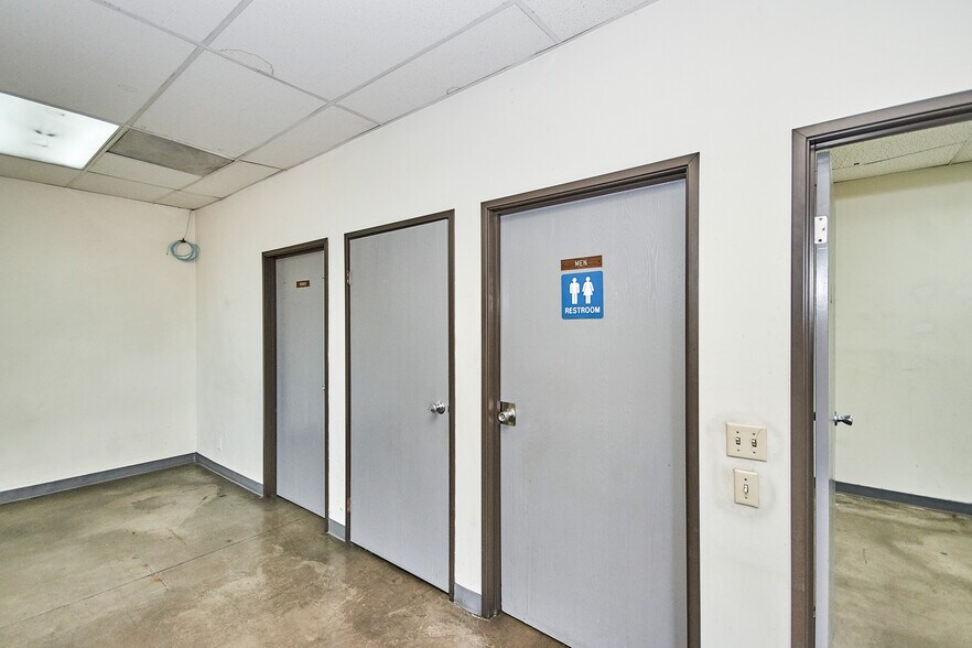 More Photos Of 6840-6846 Suva St, Bell Gardens Unknown For Lease