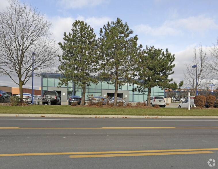 More Photos Of 145 Traders Blvd E, Mississauga Showroom For Sale