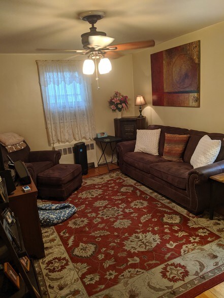 More Photos Of 974-976 E Gun Hill Rd, Bronx Storefront Retail Residential For Sale