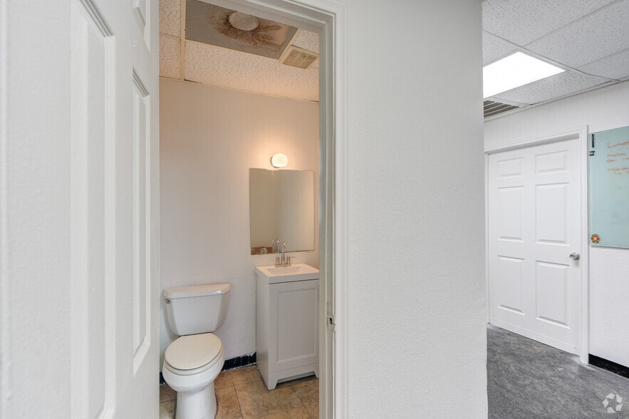 More Photos Of 12826 Hempstead Rd, Houston Unknown For Lease