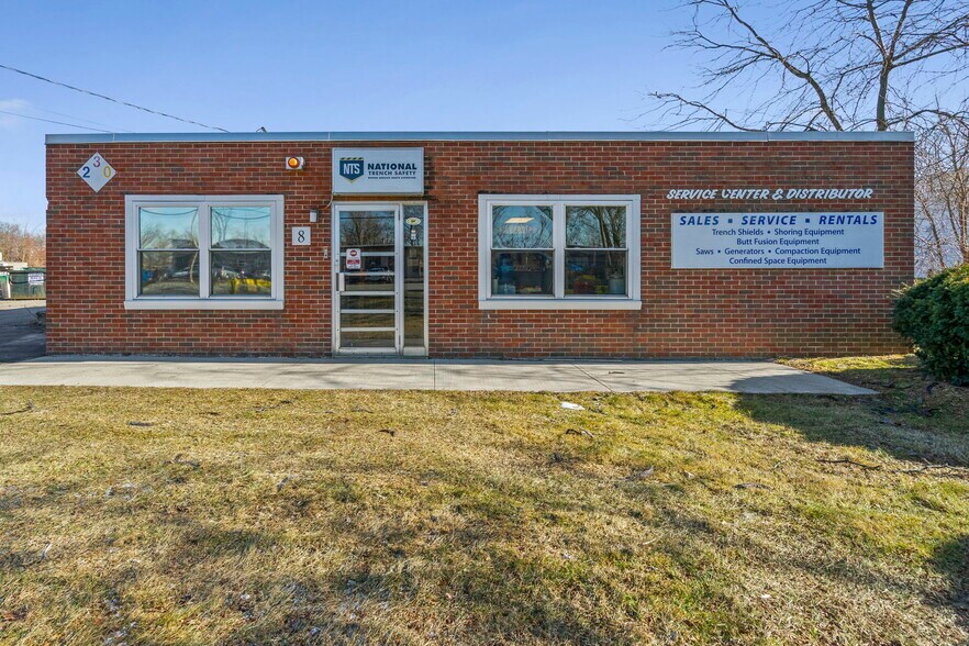 Primary Photo Of 8 Northway Ln, Latham Industrial For Lease