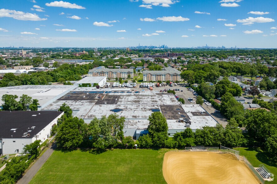 More Photos Of 1 Lisbon St, Clifton Distribution For Sale