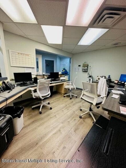 More Photos Of 15 1st St, Staten Island Office For Sale