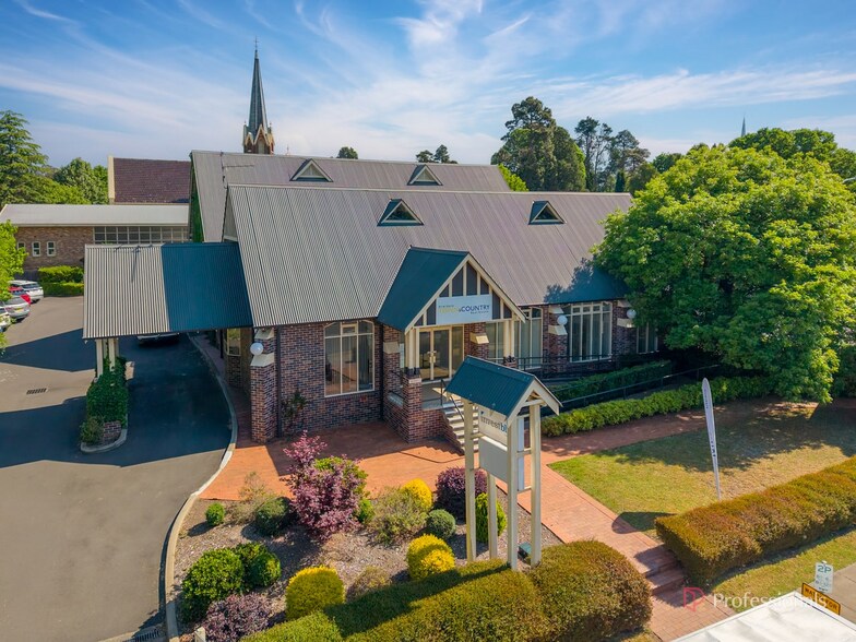 Primary Photo Of 116 Rusden St, Armidale Office For Lease