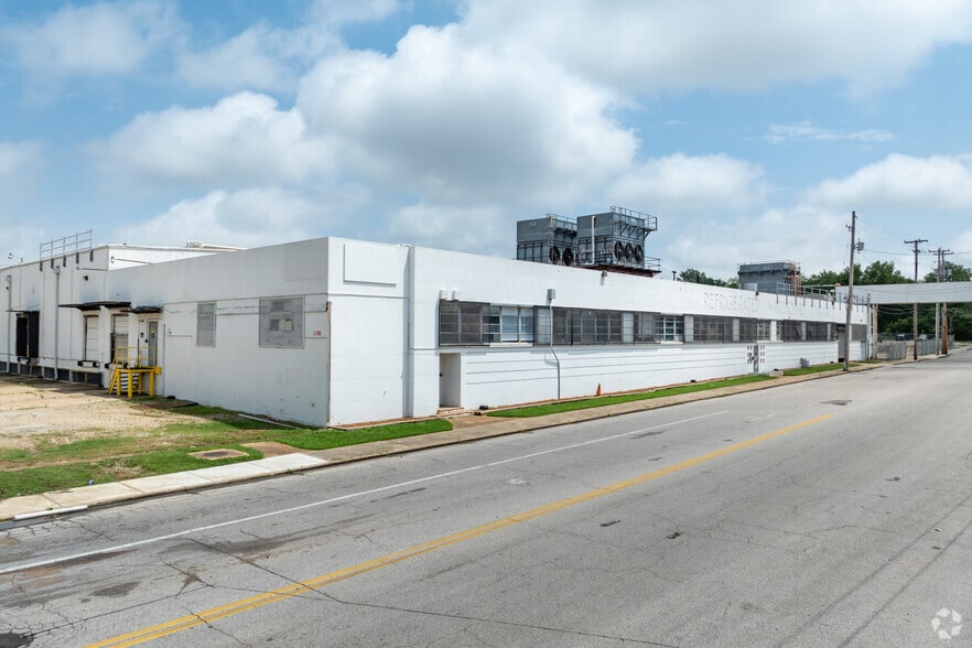 More Photos Of 1100 E Parkway S, Memphis Refrigeration Cold Storage For Lease