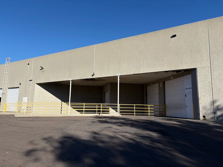 More Photos Of 2820-2834 La Mirada Dr, Vista Manufacturing For Lease