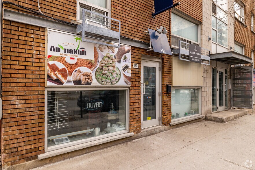 More Photos Of 190 Rue Chabanel O, Montréal Storefront Retail Residential For Lease