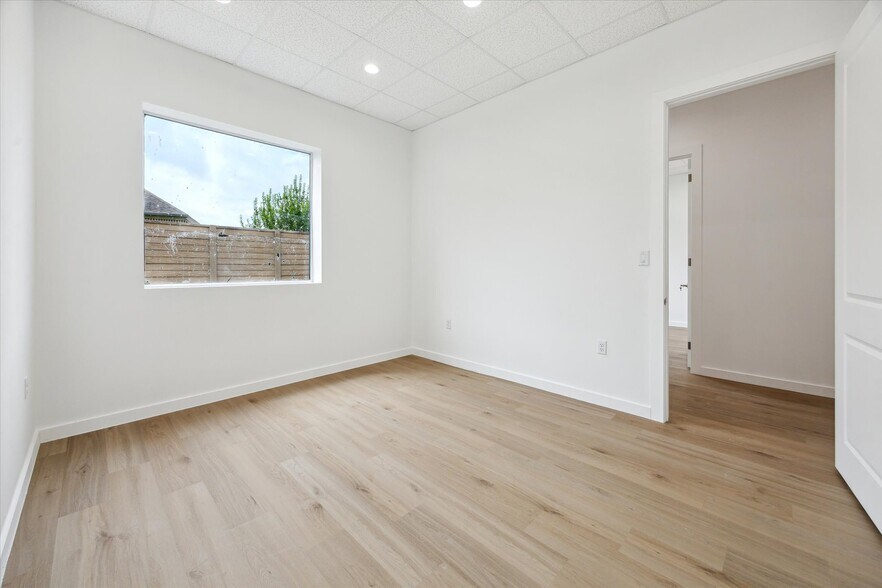 More Photos Of 26600 Cook Rd fld, Katy Office For Sale