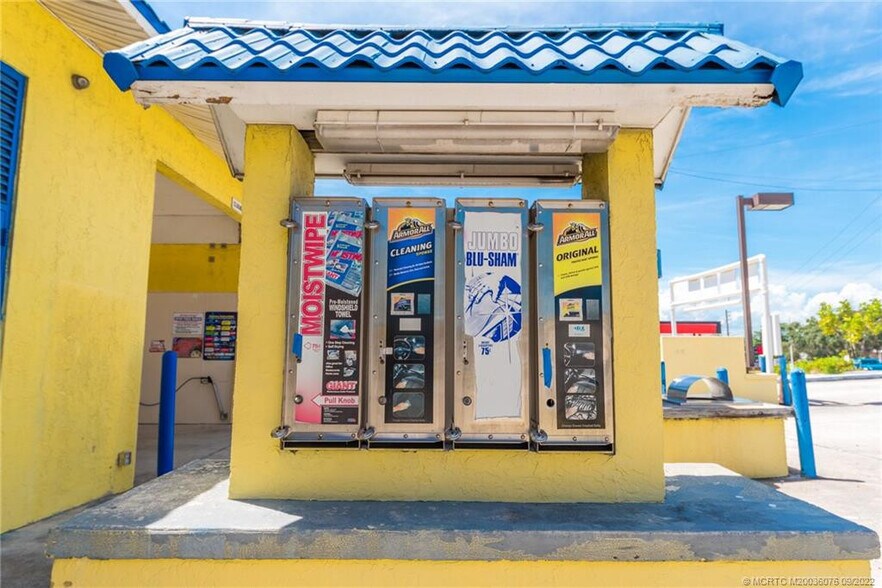 More Photos Of 1630 NE Jensen Beach Blvd, Jensen Beach Carwash For Sale