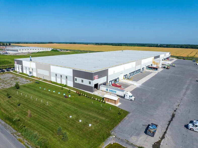 More Photos Of 812 Burton Rd, Vars Warehouse For Lease