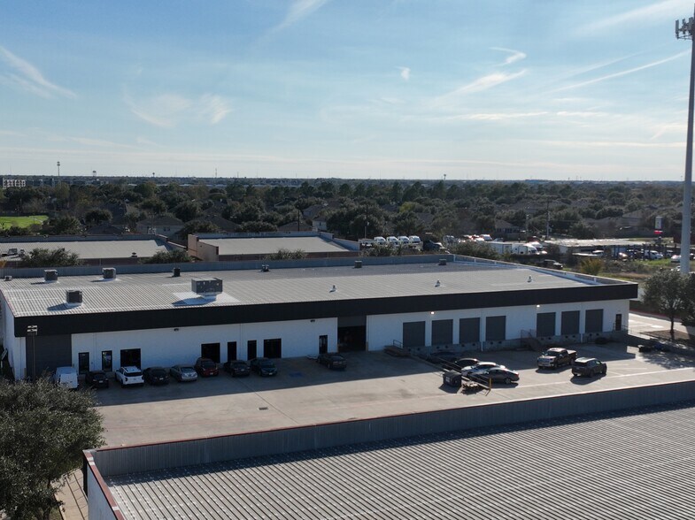 More Photos Of 3115 Fry Rd, Katy Unknown For Lease