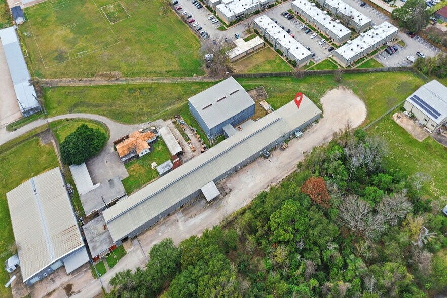 More Photos Of 13025 Fadeway ln, Houston Industrial For Lease