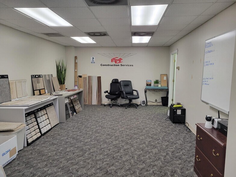 More Photos Of 499 Muller Ln, Newport News Showroom For Sale