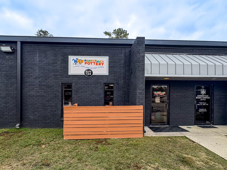 More Photos Of 622 Old Trolley Rd, Summerville Storefront For Lease