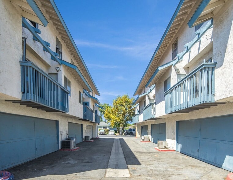 More Photos Of 716 W Phillips St, Ontario Apartments For Sale