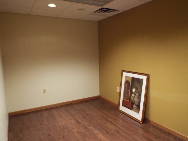 More Photos Of 1151 Bethel Rd, Columbus Medical For Sale