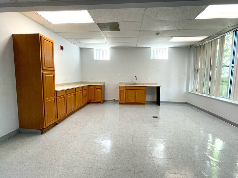 More Photos Of 726 N Cherry St, Winston-Salem Office For Sale