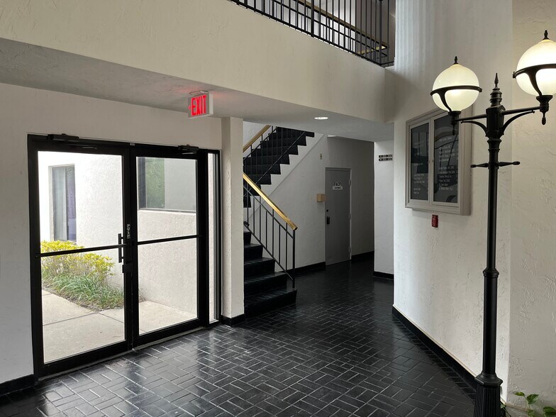 More Photos Of 950 S Tamiami Trl, Sarasota Medical For Lease