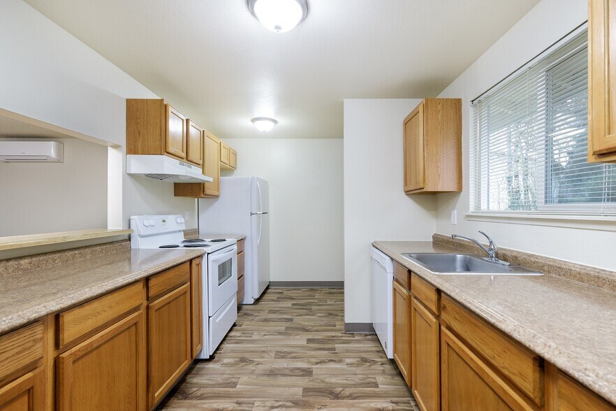 More Photos Of 11349 SW Greenburg Rd, Portland Apartments For Sale