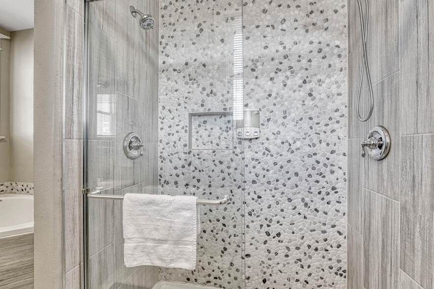 More Photos Of 6 Boulder Crescent St, Colorado Springs Hotel For Sale
