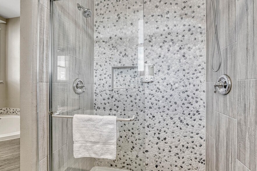 More Photos Of 6 Boulder Crescent St, Colorado Springs Hotel For Sale