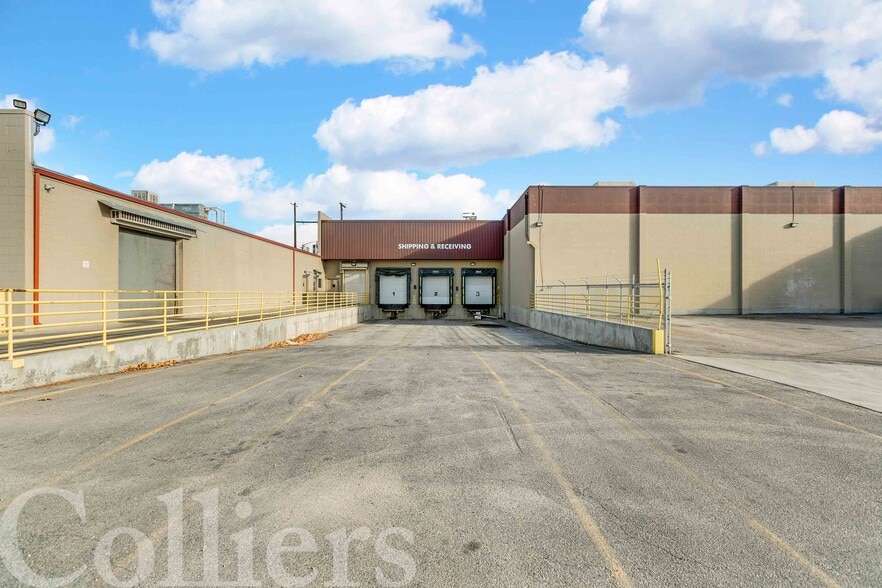 More Photos Of 11193 W Emerald St, Boise Distribution For Lease