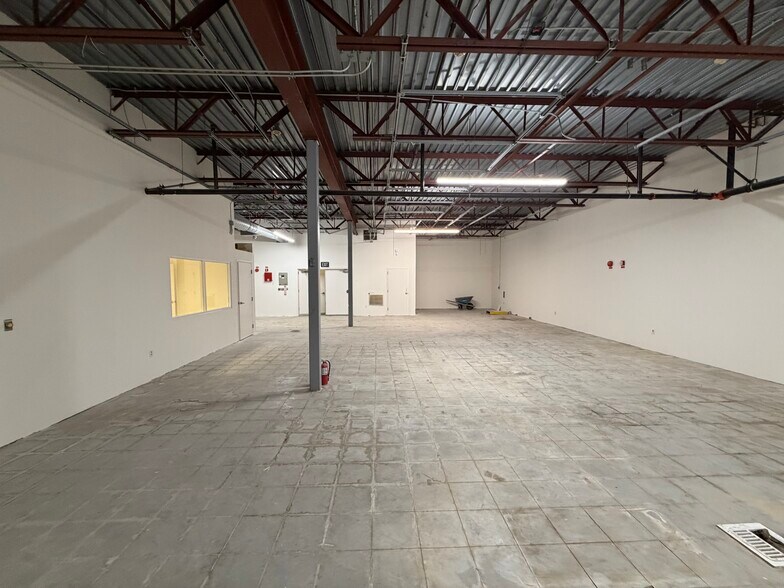 More Photos Of 11025 Valley Blvd, El Monte Office For Lease
