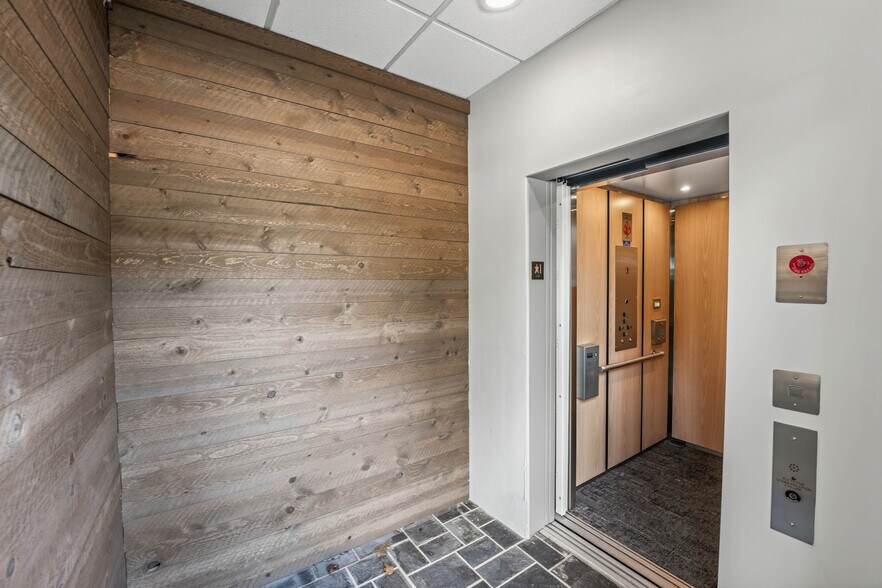 More Photos Of 2765 S Main St, Kennesaw Storefront For Lease