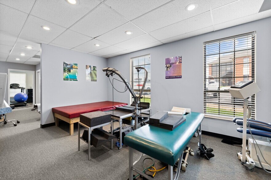 More Photos Of 4171-4193 Crescent Dr, Saint Louis Medical For Sale