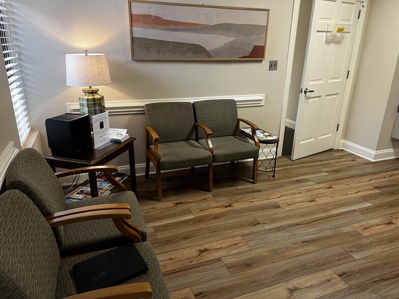 More Photos Of 1258 Mann Dr, Matthews Medical For Sale