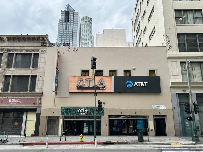 Primary Photo Of 425 S Broadway, Los Angeles General Retail For Lease