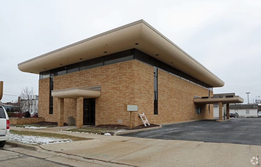 More Photos Of 197 W Chestnut St, Burlington Office For Lease