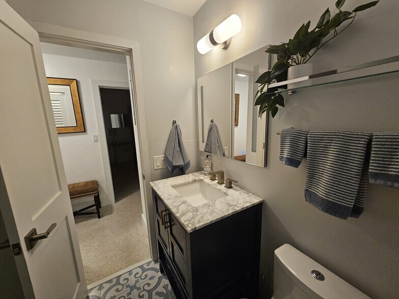 More Photos Of 4512 Seagrape Dr, Lauderdale-by-the-Sea Multifamily For Sale
