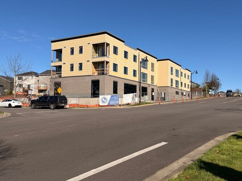 More Photos Of 7650 NW 170th Ave, Portland General Retail For Lease