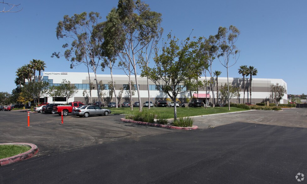 Primary Photo Of 355 E Easy St, Simi Valley Warehouse For Lease