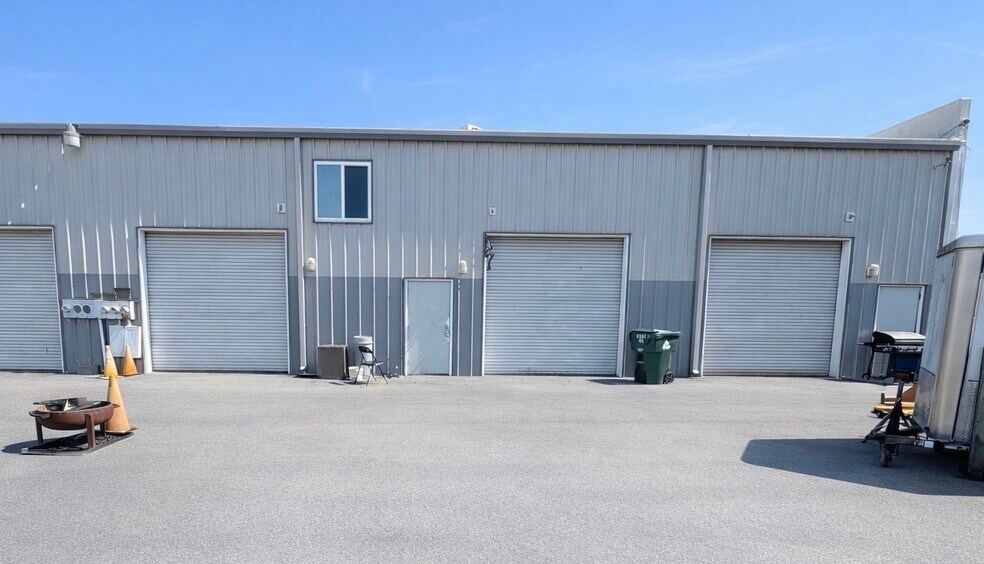 More Photos Of 801 Butler St, Chesapeake Light Manufacturing For Sale