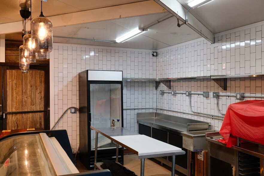 More Photos Of 5804 54th Ave N, Kenneth City Restaurant For Lease