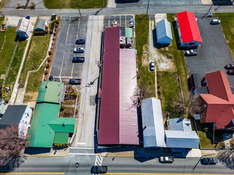 More Photos Of 100 W Main St, Fairfield Freestanding For Sale