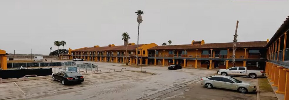 More Photos Of 3334 S US Highway 77 Byp, Kingsville Hotel For Sale