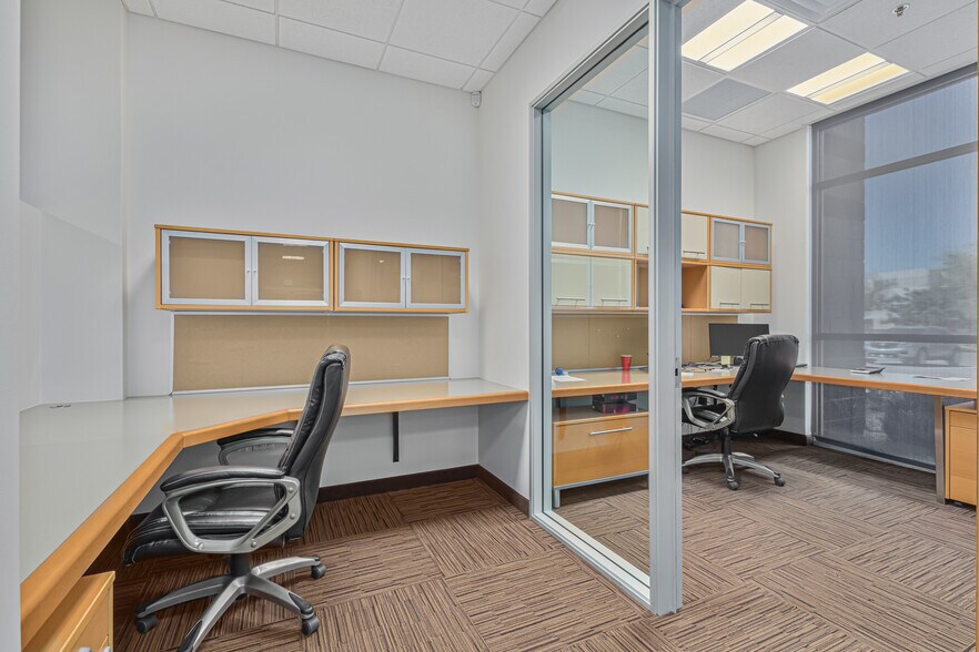 More Photos Of 4650 E Cotton Center Blvd, Phoenix Office For Lease