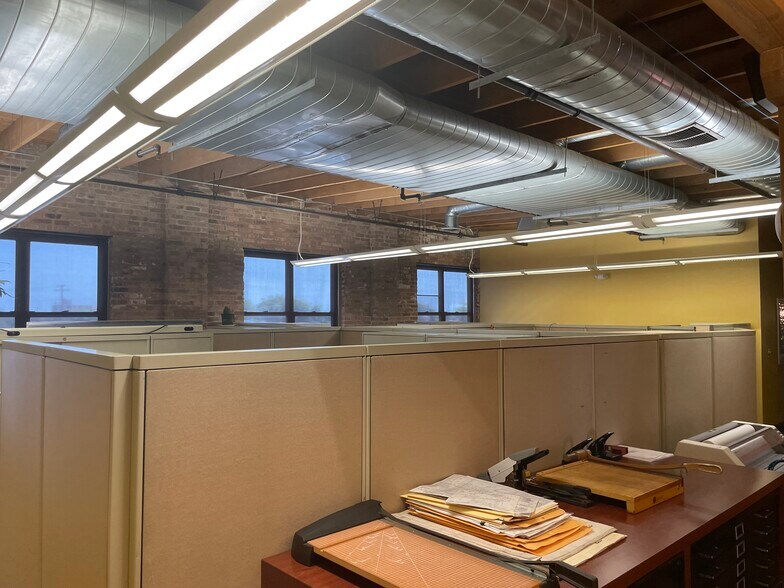 More Photos Of 4830 W 16th St, Cicero Distribution For Sale