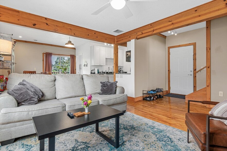More Photos Of 2526 Jackson St NE, Minneapolis Apartments For Sale